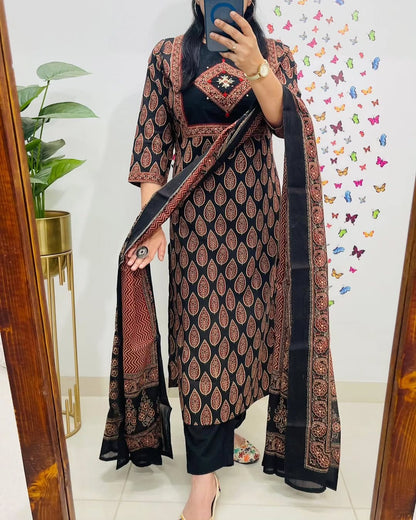 Libas Classic Black & Rust Ethnic Cotton Suit Set