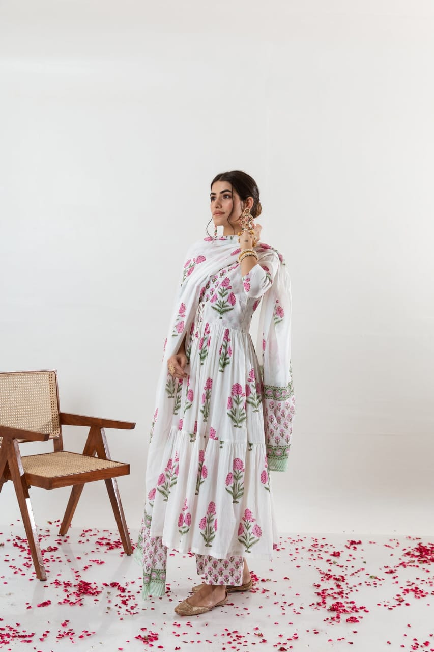 Women premium Ivory cotton kurta & dupatta set